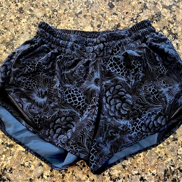 lululemon athletica Pants - lululemon running shorts size 4